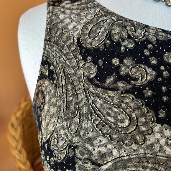 White Stag Sleeveless Olive, Black and Gold swirl thread - Picture 2 of 9